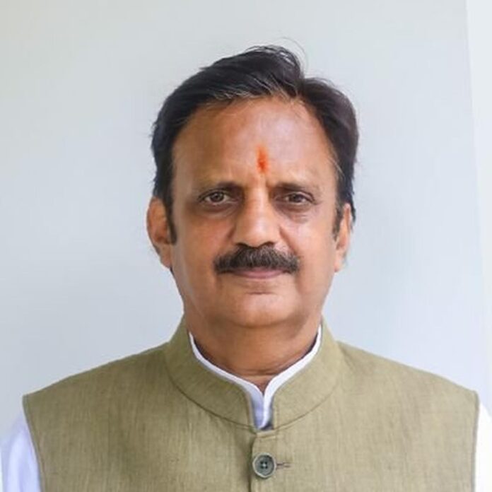 Madhya Pradesh Deputy Chief Minister Rajendra Shukla thvli twitter