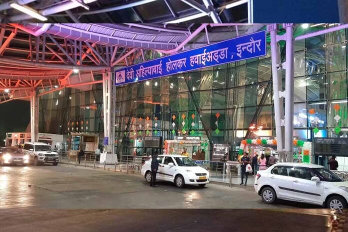 Devi_Ahilya_International_Airport0_3.jpg